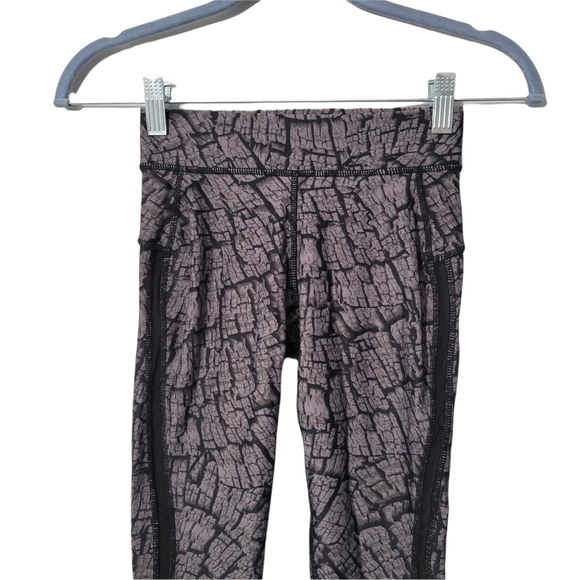 Human Performance Engineering HPE Carbon Oak Curve 3/4 Capri Leggings - Picture 4 of 11